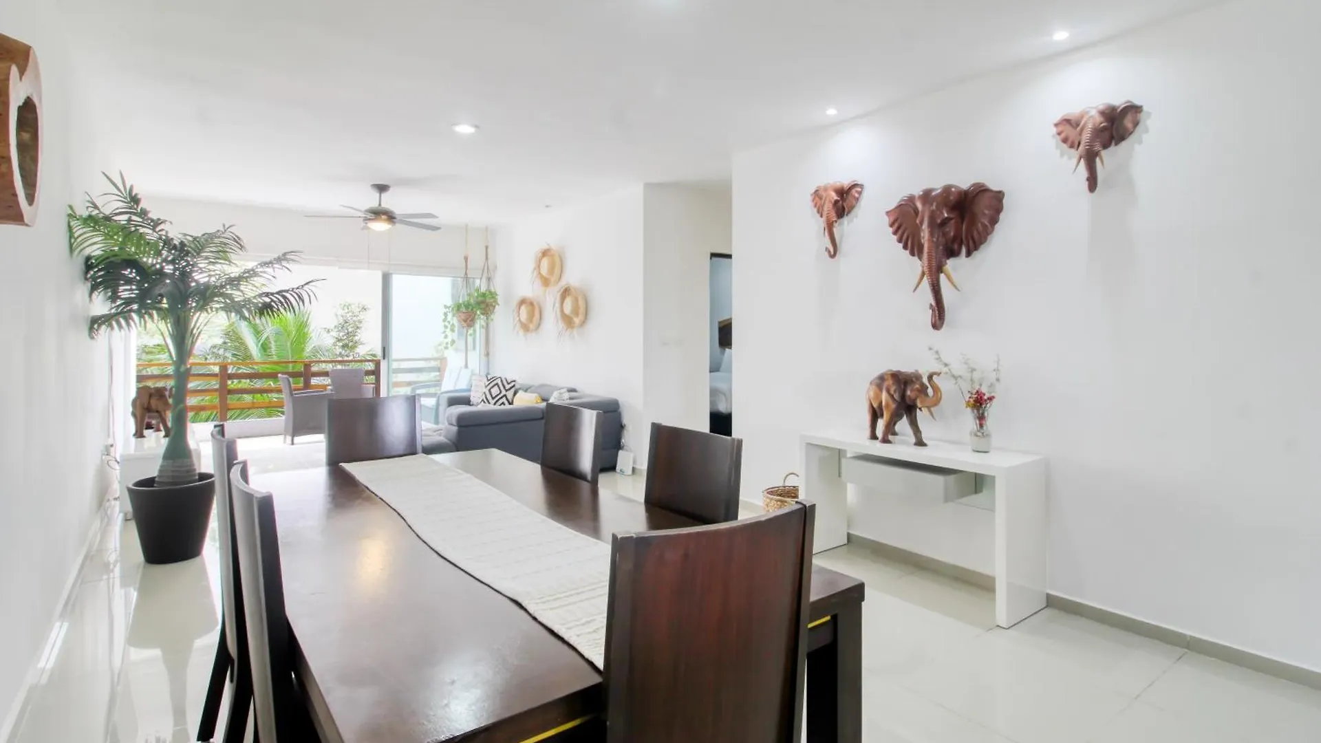 The Restful Elephant @ Sabbia D409 Playa del Carmen Holiday home