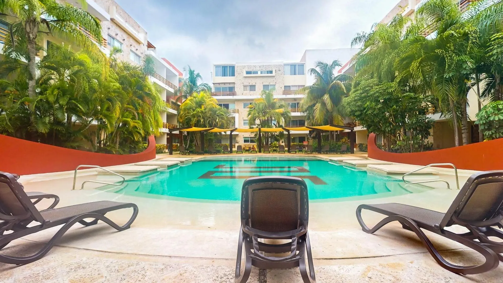 The Restful Elephant @ Sabbia D409 Playa del Carmen Mexico